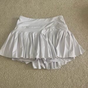 Goldhinge White Pleated Tennis Skirt- size small